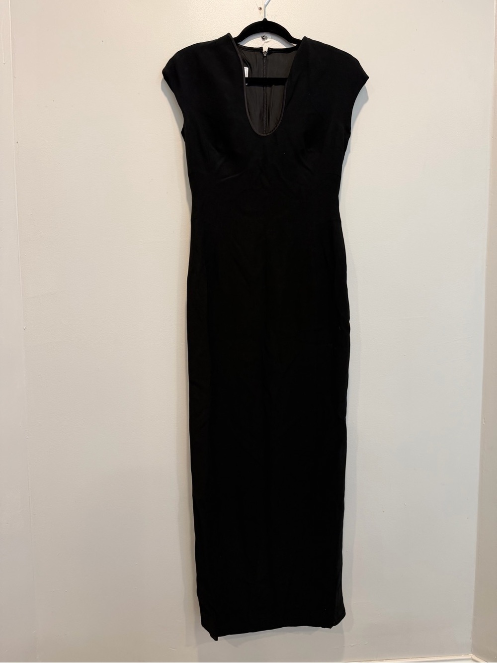 Classic Black Cap-Sleeve Maxi Dress with Scoop Neck